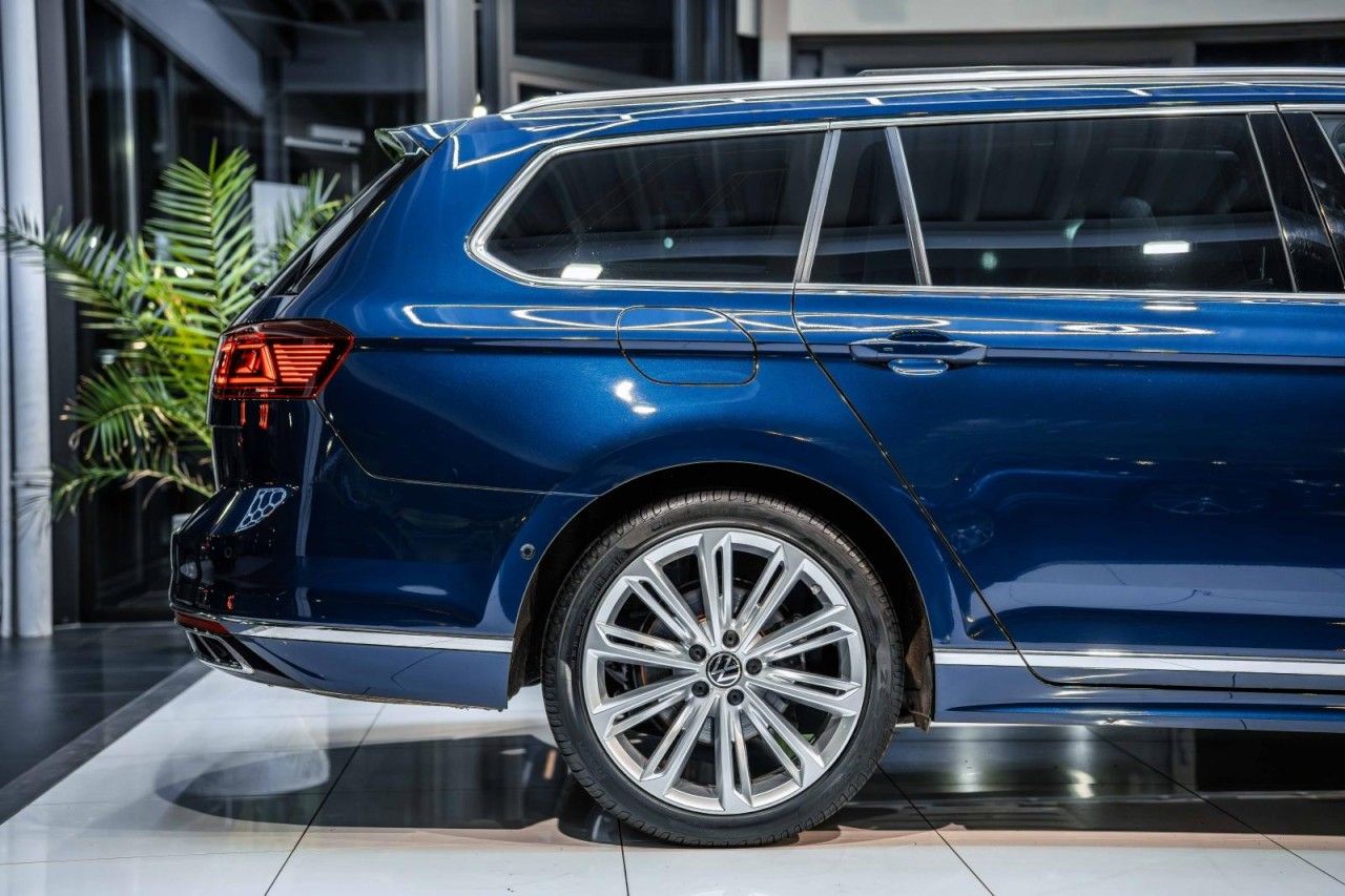 Volkswagen Passat 2.0 TDI DSG 2x R-Line STAHZG H&K PANO AHK