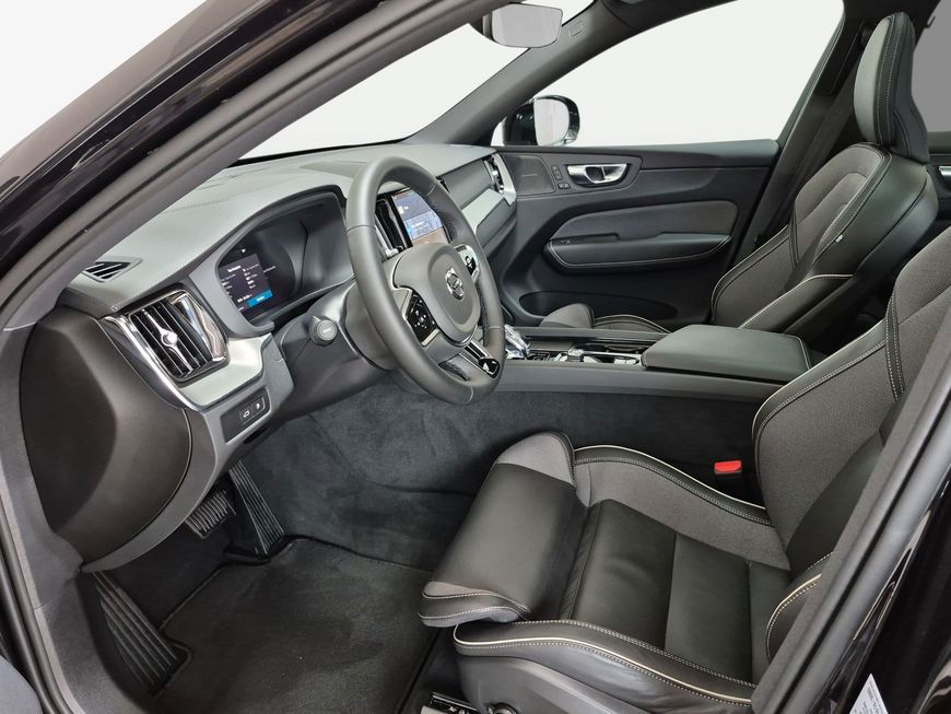 Volvo XC60 T8 AWD Plug-in Hybrid Ultra Black Edition