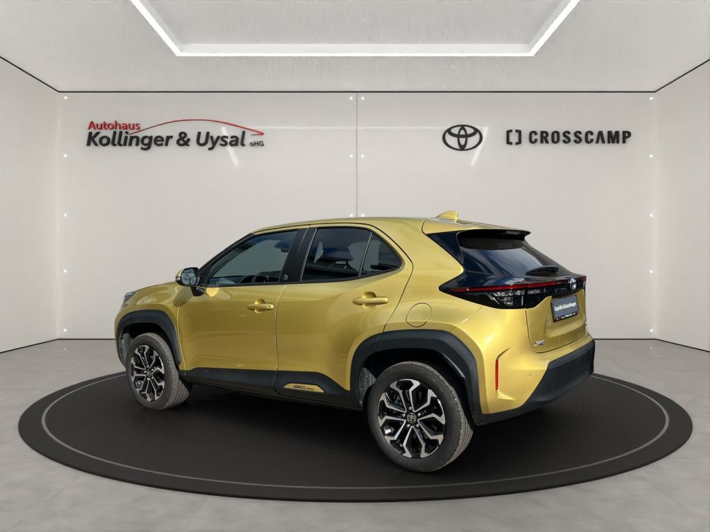 Toyota Yaris Cross Hybrid 1.5 VVT-i Team D 15 Jahre Gar
