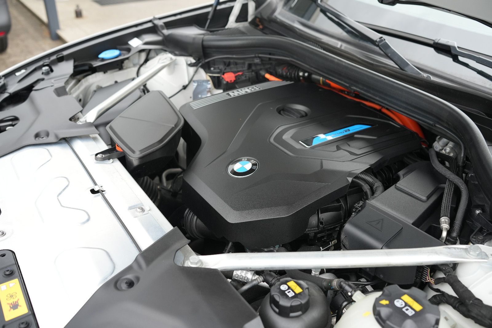 BMW X3 30e X Line xDrive*LED*AHK*PANO*NAV*HEADUP*