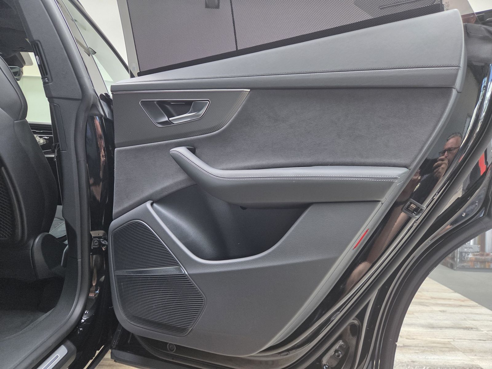 Audi RSQ8 Sportabgas AHK Standhzg. Black+ RS-Design