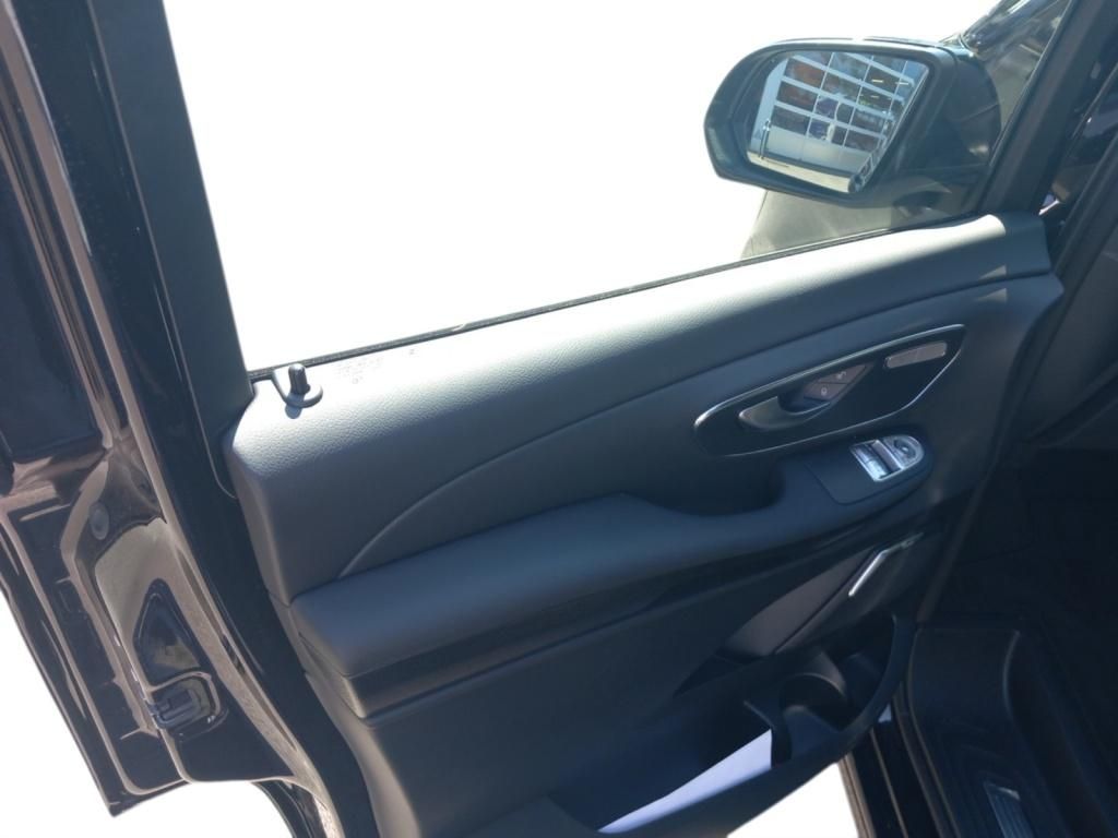 Mercedes-Benz V 300 d Style 4M - Samsaru's Car Outlet
