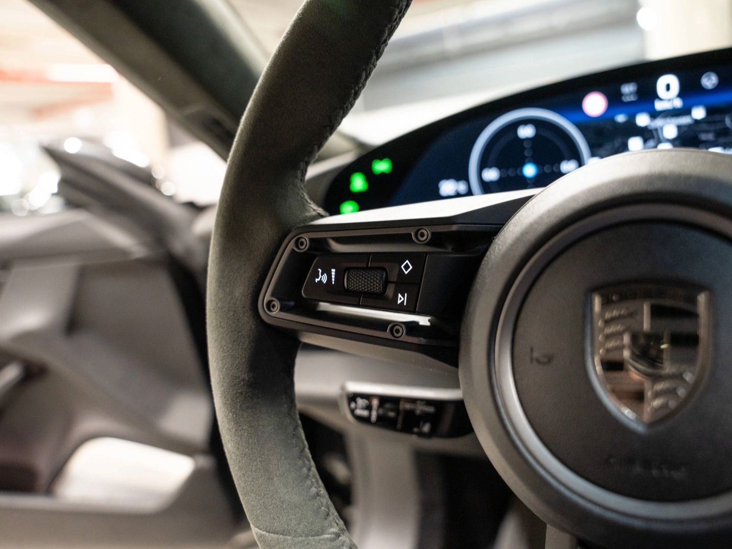 Porsche Taycan Turbo Burmester InnoDrive Massage HD-Matr