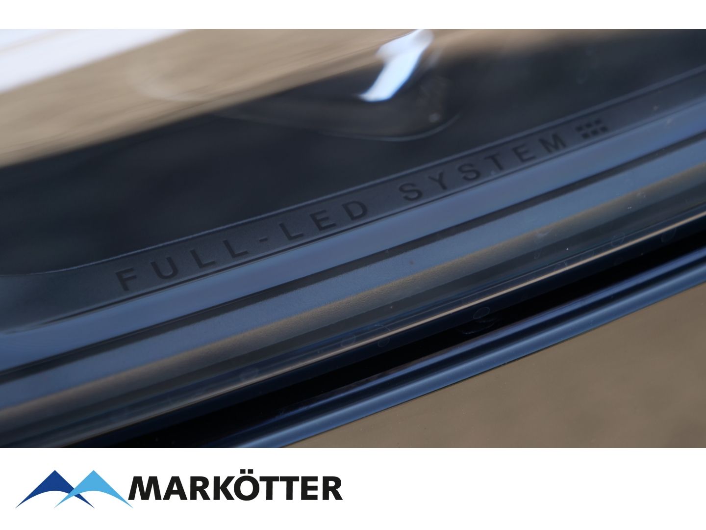 Volvo XC60 Plus Black Edition Plug-In Hybrid AWD T6 - Samsaru's Car Outlet