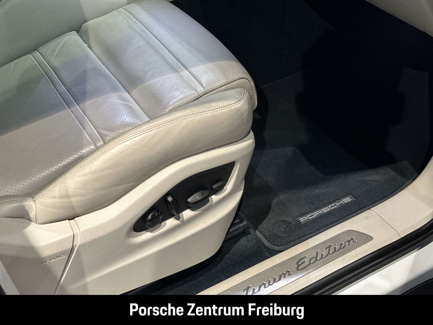 Porsche Cayenne E-Hybrid Coupe Platinum Edition Head-Up