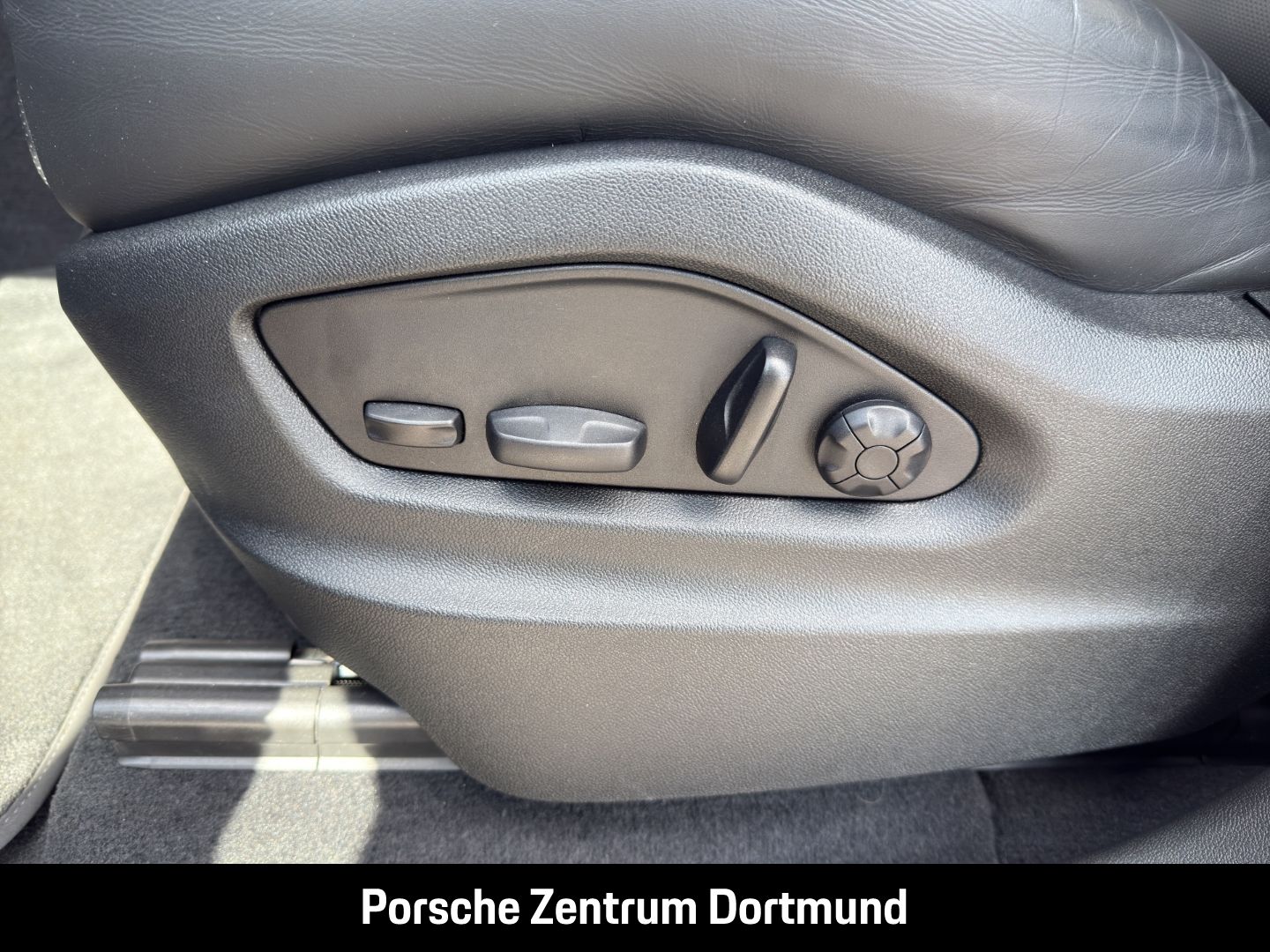 Porsche Cayenne GTS HA-Lenkung InnoDrive LED-Matrix BOSE