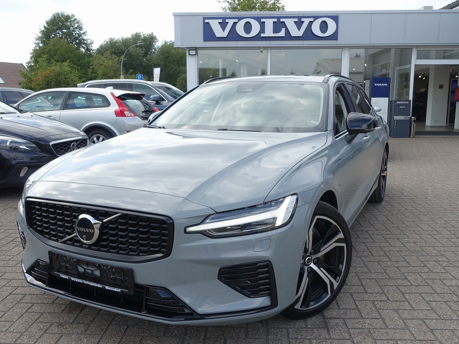 Volvo V60 T8 AWD Twin Engine Ultra Dark/Massage/360°