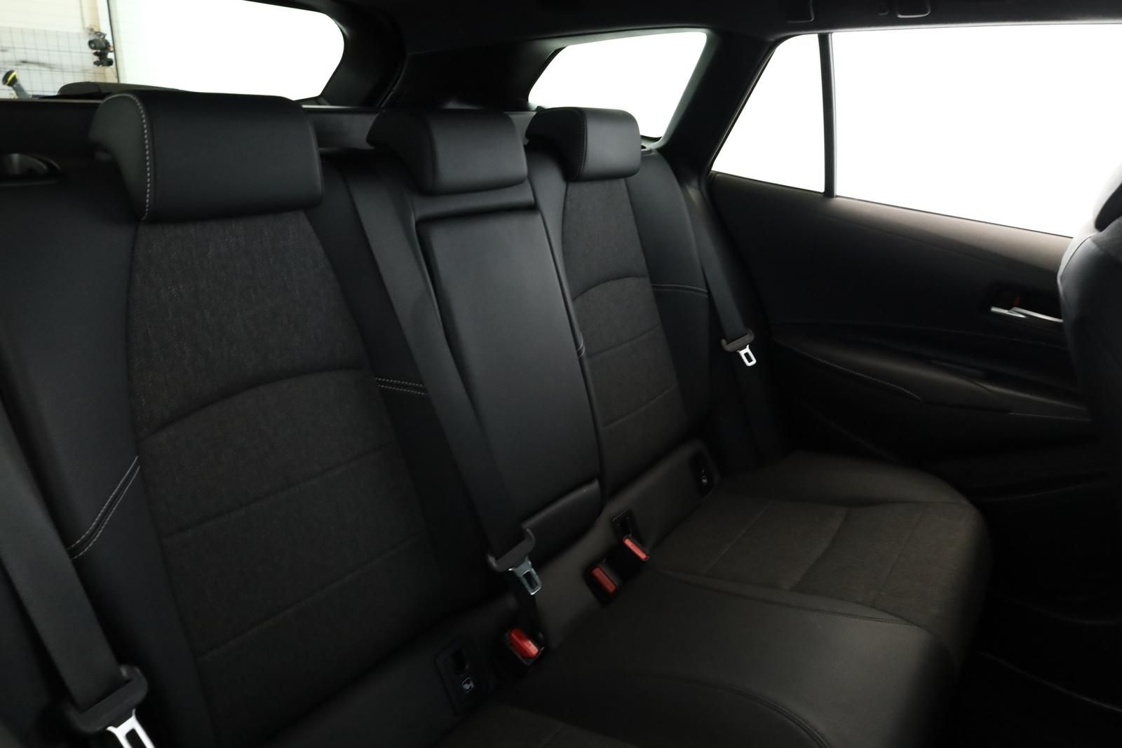 Toyota Corolla Touring Sports 1.8 CVT Team D Navi Kam