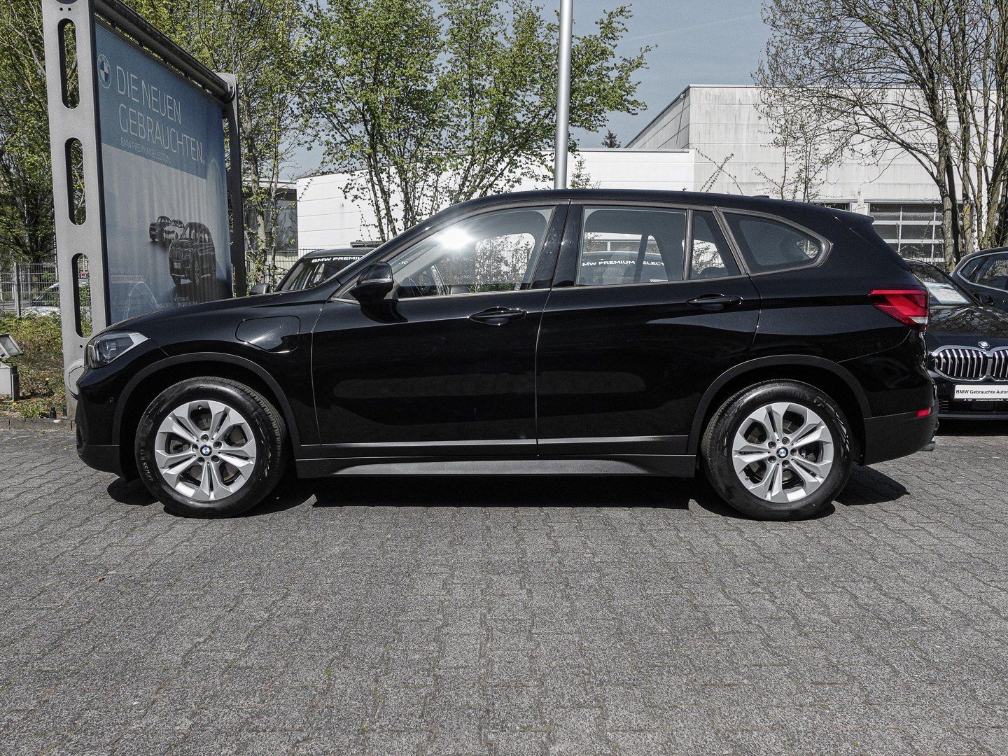 BMW X1 xDrive25e - Samsaru's Car Outlet