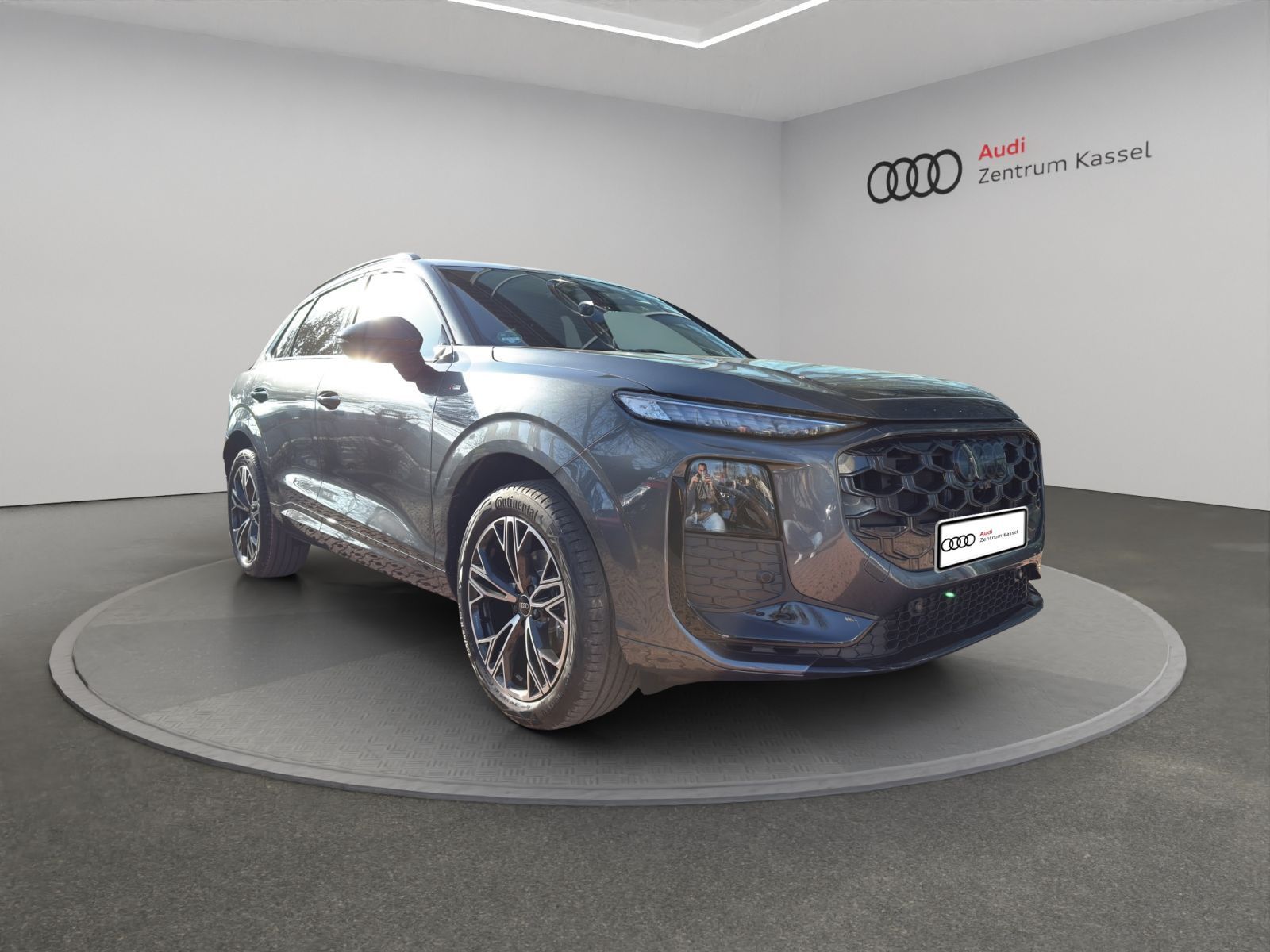 Audi Q3 SUV TFSI S line LED Plus Navi Pano AHK Rü 19"