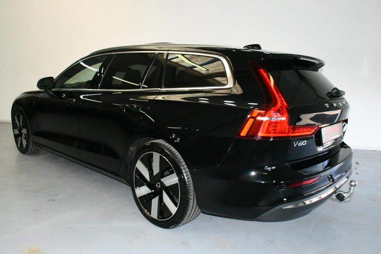 Volvo V60 T6 AWD Ultra Bright 360*B&W*PAN*MASS*HuD*AHK