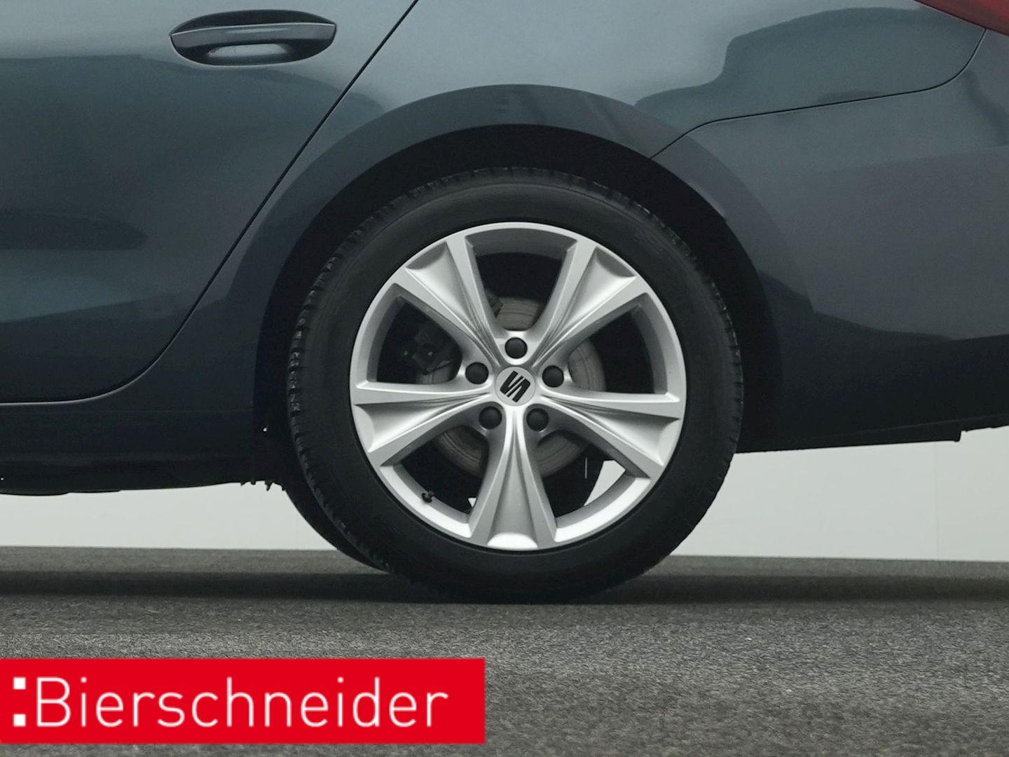 Seat Leon Sportstourer 2.0 TDI DSG FR NAVI AHK LED