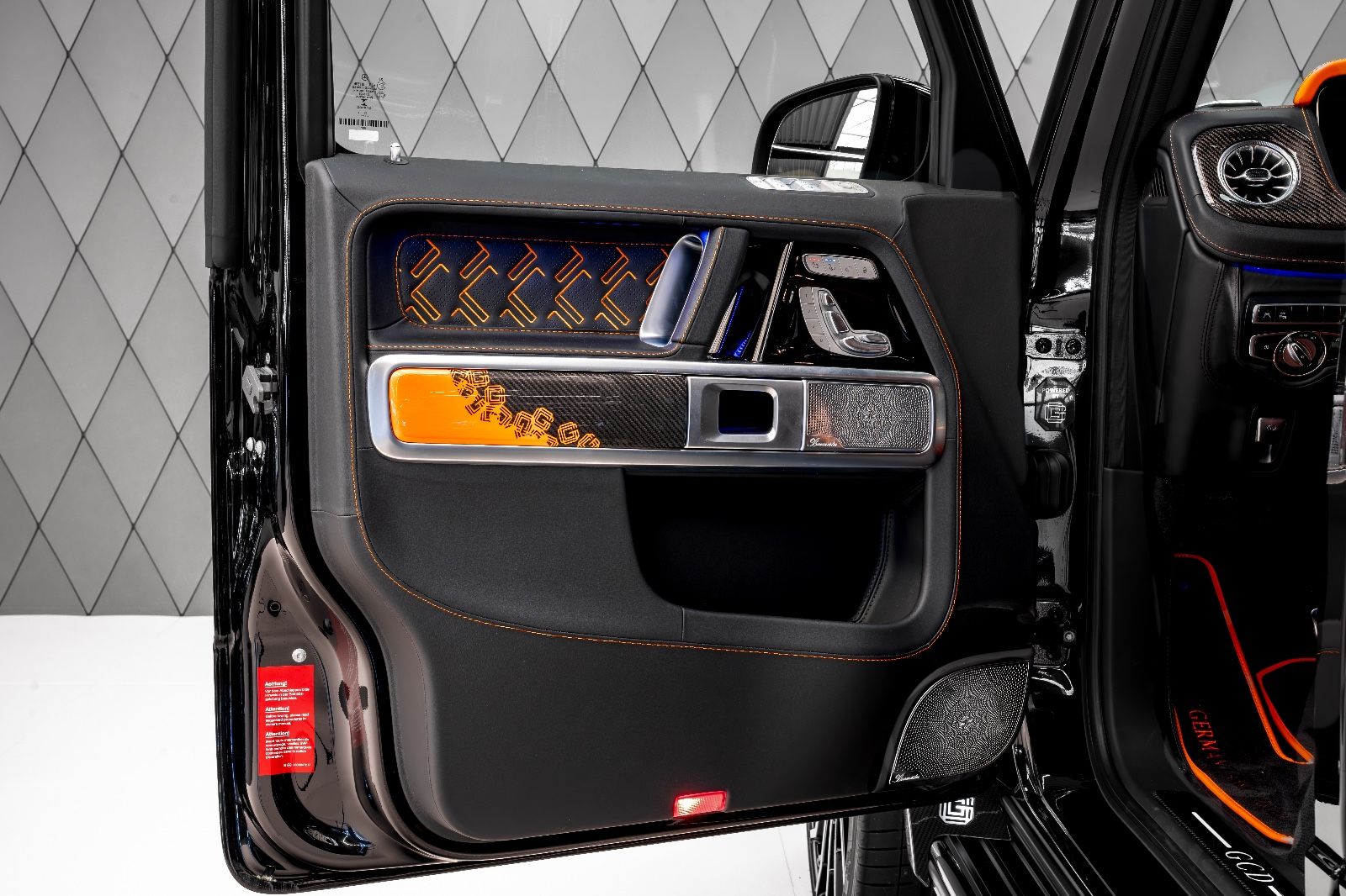 Mercedes-Benz G 63 AMG BLACK - Samsaru's Car Outlet