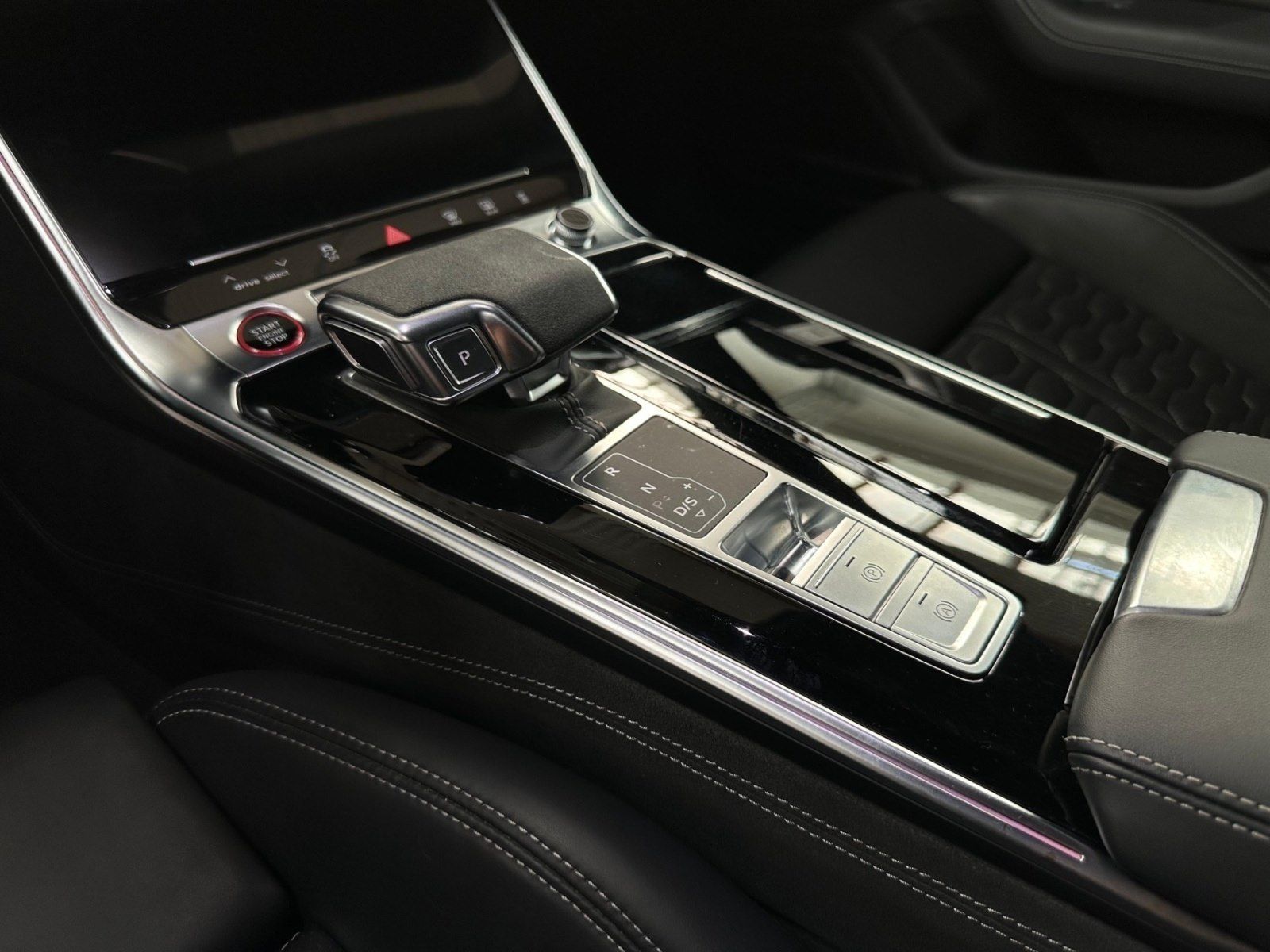 Audi RS6 Avant Pano|AHK|Standhzg.|B&O|8-Fach|LED