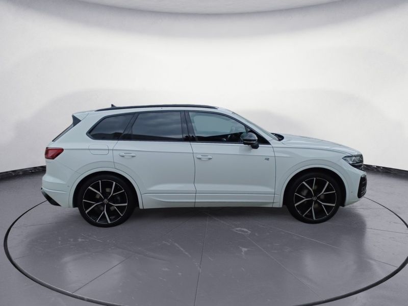 Volkswagen Touareg 3.0 V6 TDI 4Motion R-Line - Samsaru's Car Outlet