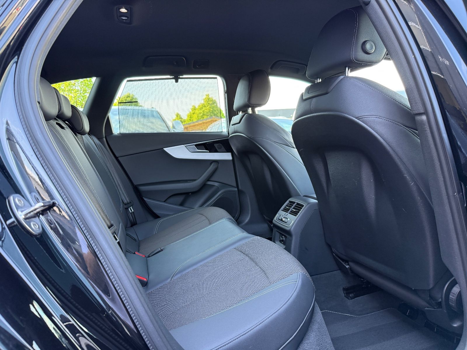 Audi A4 Avant 40 TDI S-Line - Samsaru's Car Outlet