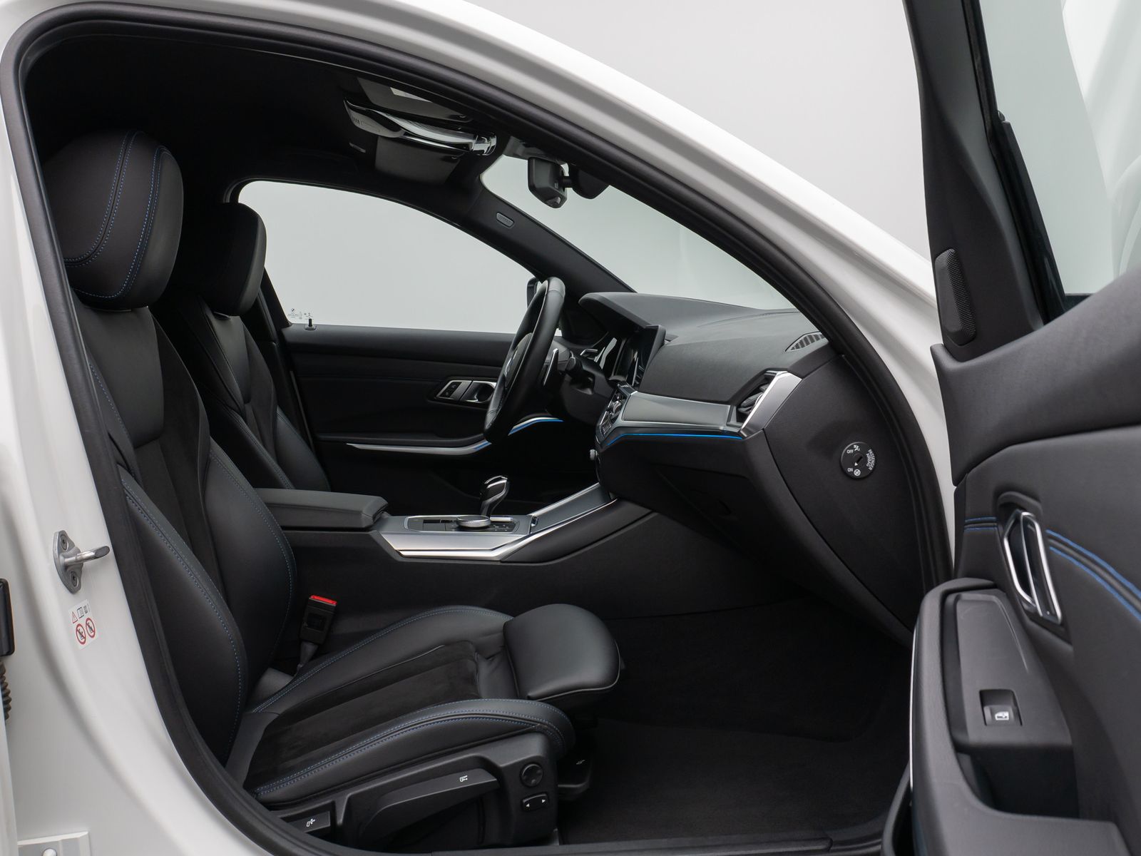 BMW 330e M Sport - Samsaru's Car Outlet