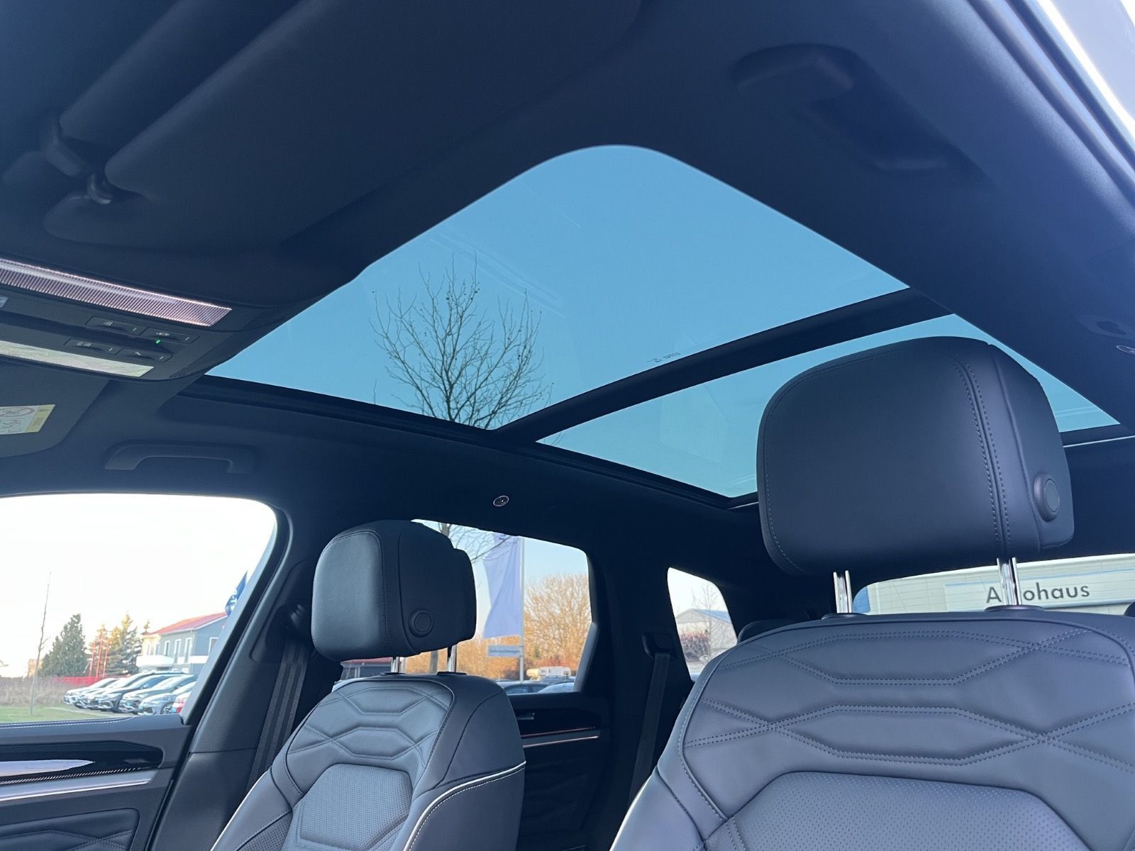 Volkswagen Touareg R-Line 3.0 TDI 4M Black Style | PANO AHK