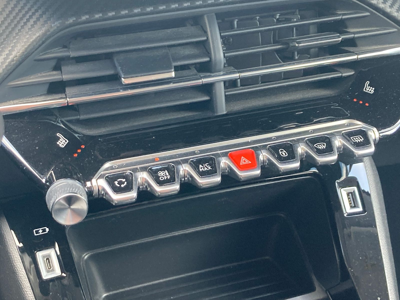 Peugeot 208 e- Elektro 136 Active - Samsaru's Car Outlet