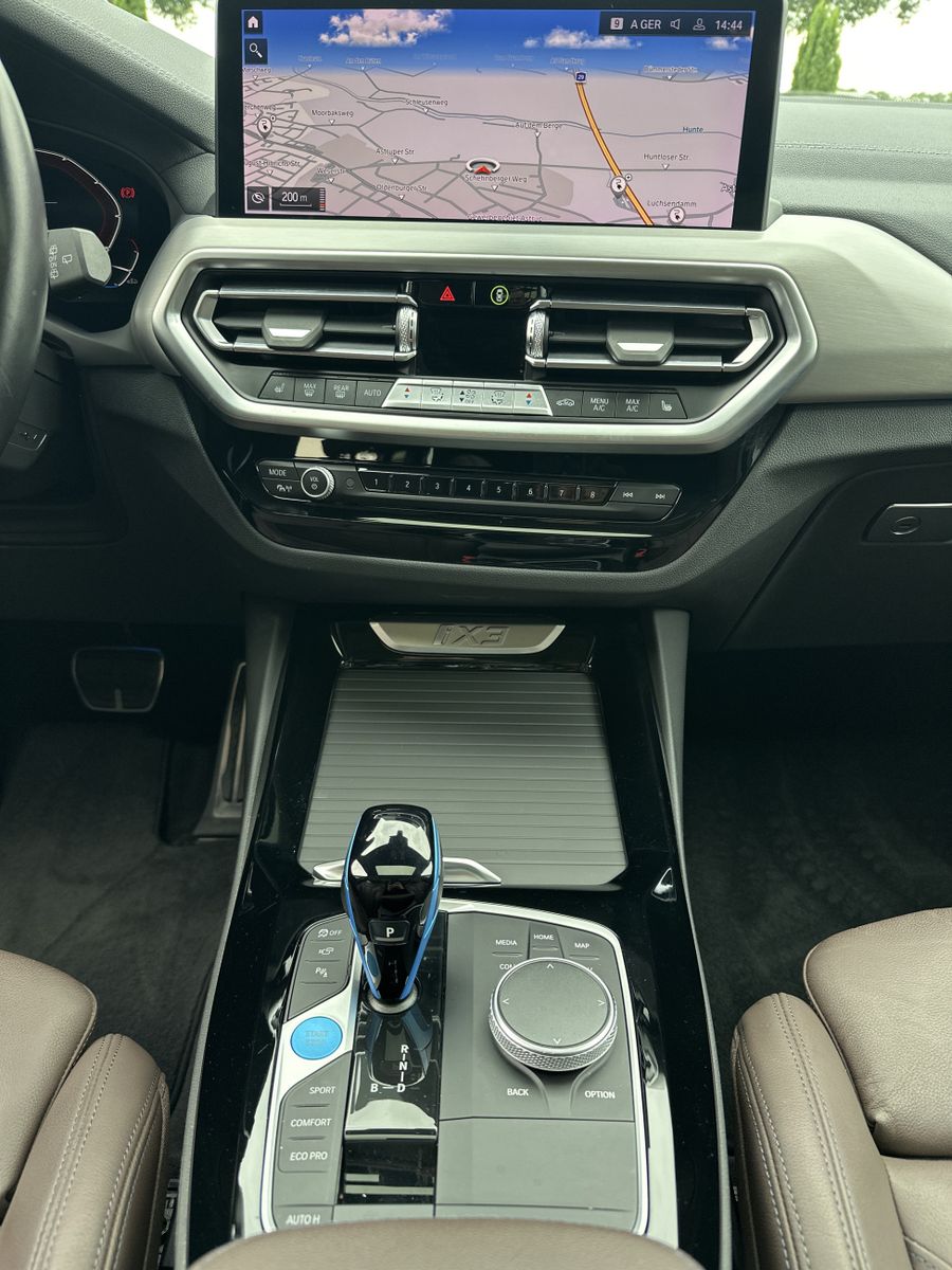 BMW iX3 Impressive NAV+LASER+ACC+KAMERA+PANO+HUD+AHK
