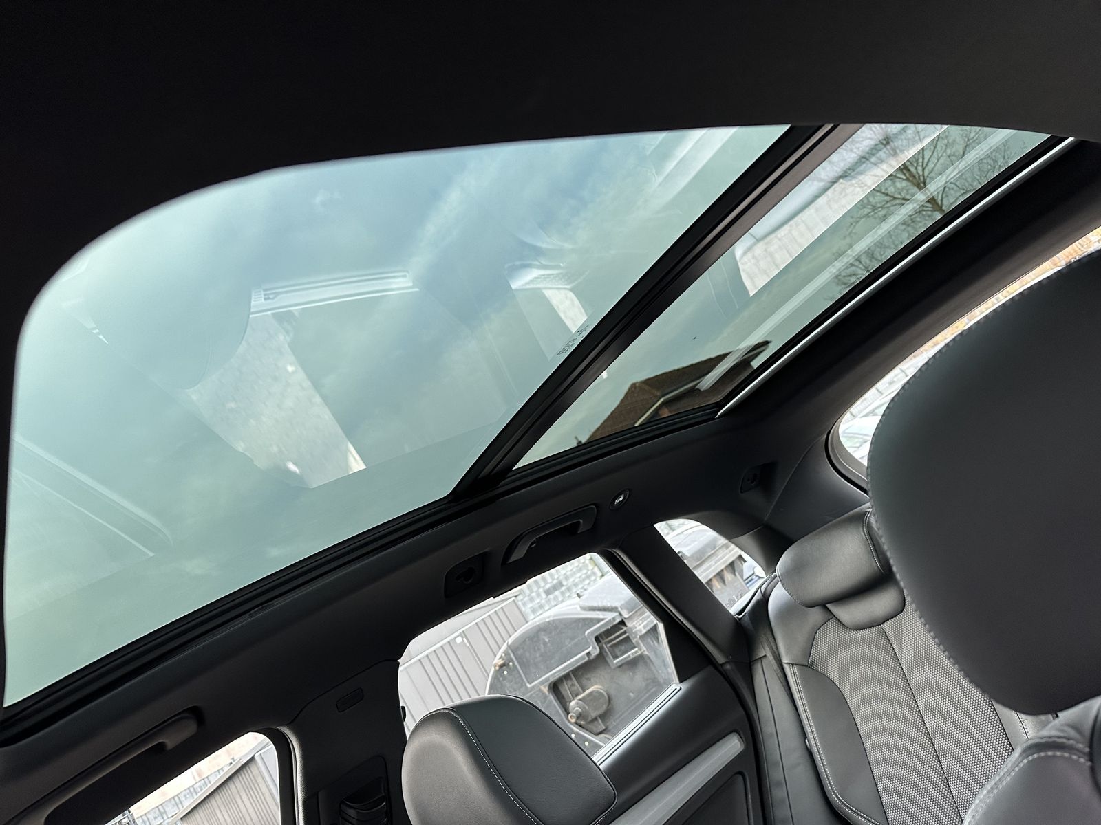 Audi Q5 55 TFSIe Qu S-Line NAV+LED+AHK+VCOCK+PANO+SHZ