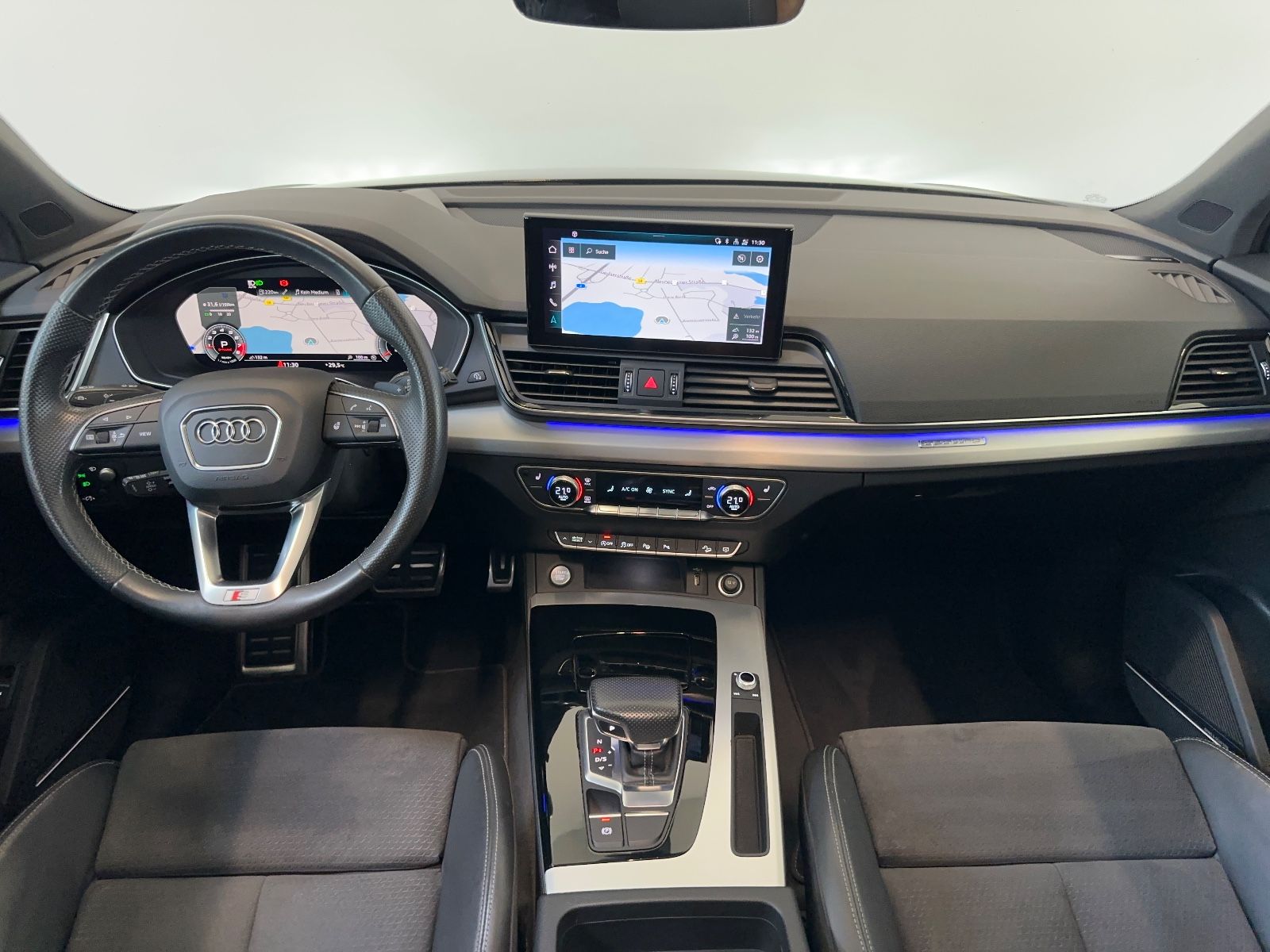 Audi Q5 45 TFSI quattro S line - Samsaru's Car Outlet