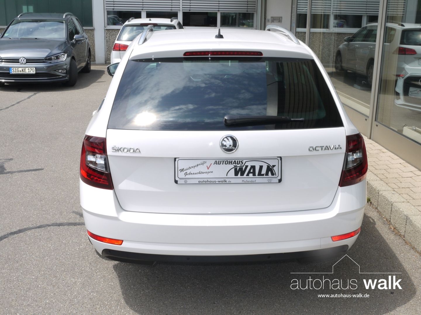 Skoda Octavia Combi 1.5 TSI DSG Style - Samsaru's Car Outlet