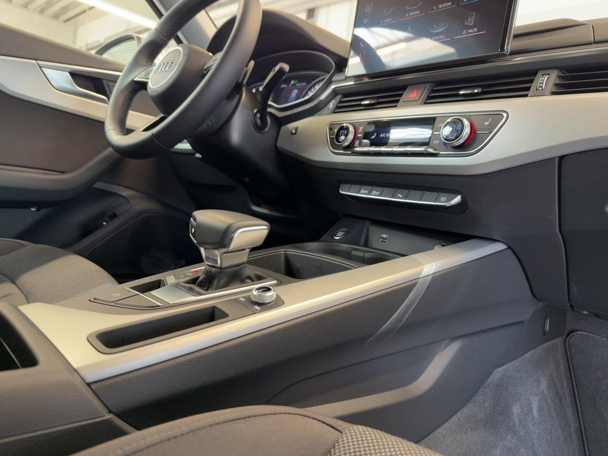 Audi A4 Avant 35 TFSI - Samsaru's Car Outlet