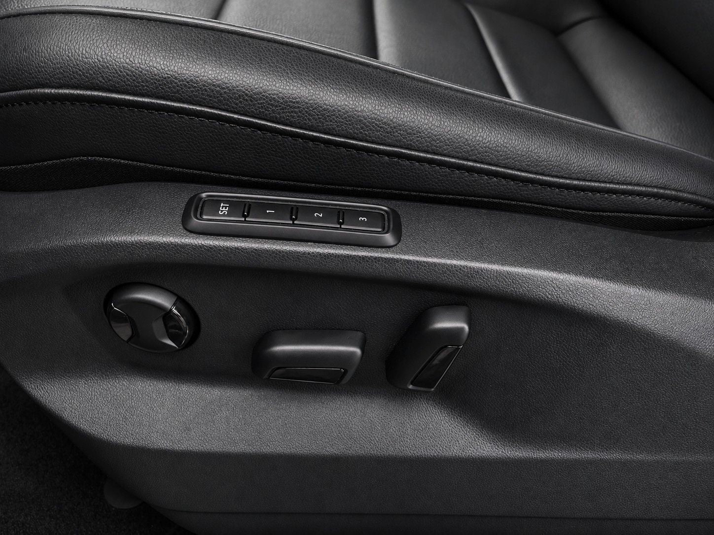 Seat Tarraco FR 4Drive*Pano-Dach*AHK*Leder*Drive*Cam.