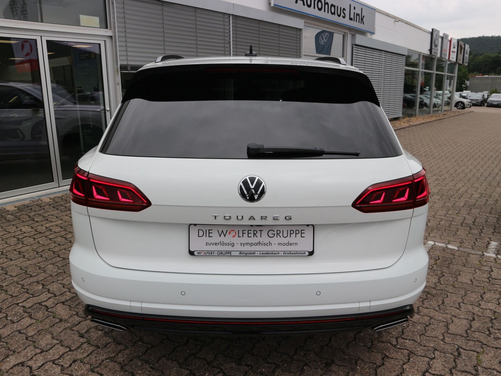 Volkswagen Touareg 3.0 V6 TDI R-Line 4Motion - Samsaru's Car Outlet