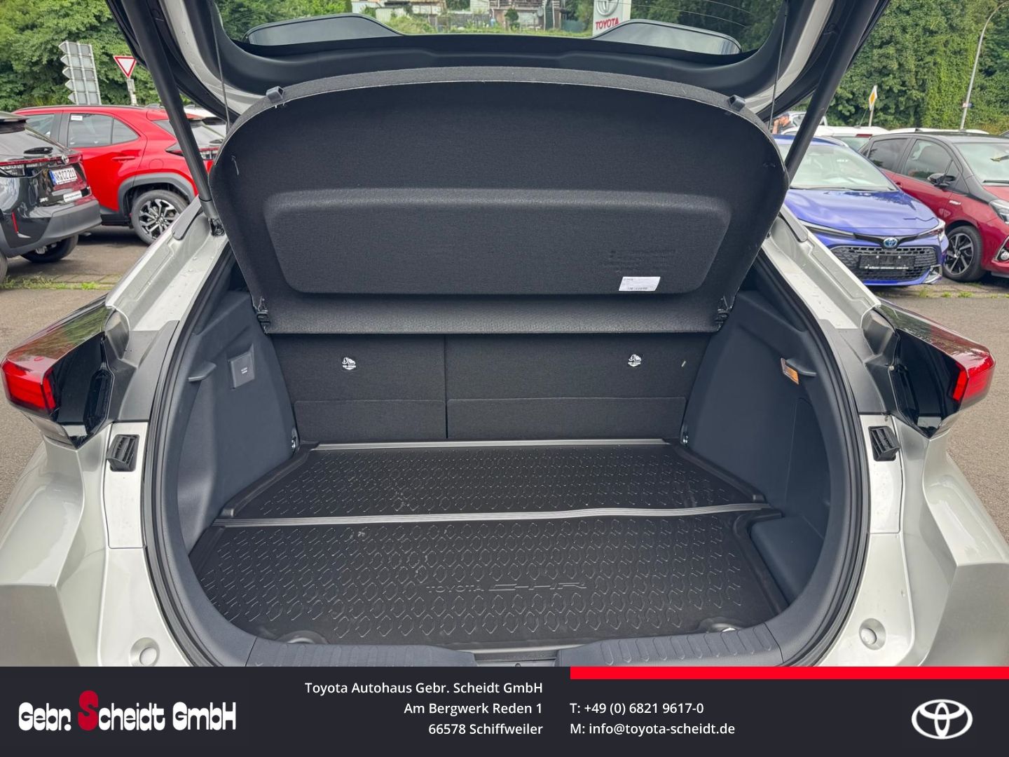 Toyota C-HR Plug-In Hybrid FWD Team D  Elektr. Heckkl L