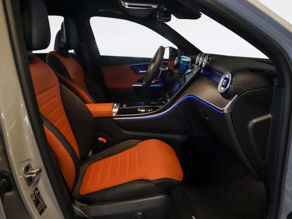 Mercedes-Benz GLC 300 AMG-NIGHT-DISTRONIC-PANO-AHK-UVP 96.400,