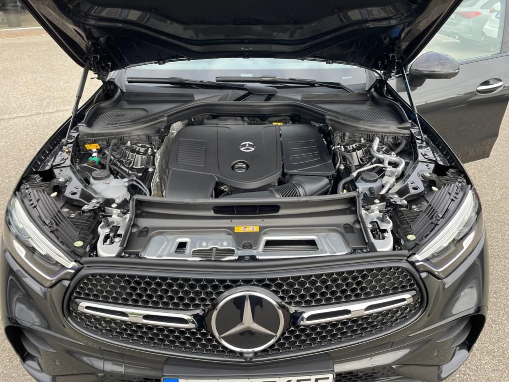 Mercedes-Benz GLC 300 e 4M +AMG+19Z+Night+Pano+AHK+Fahrass.