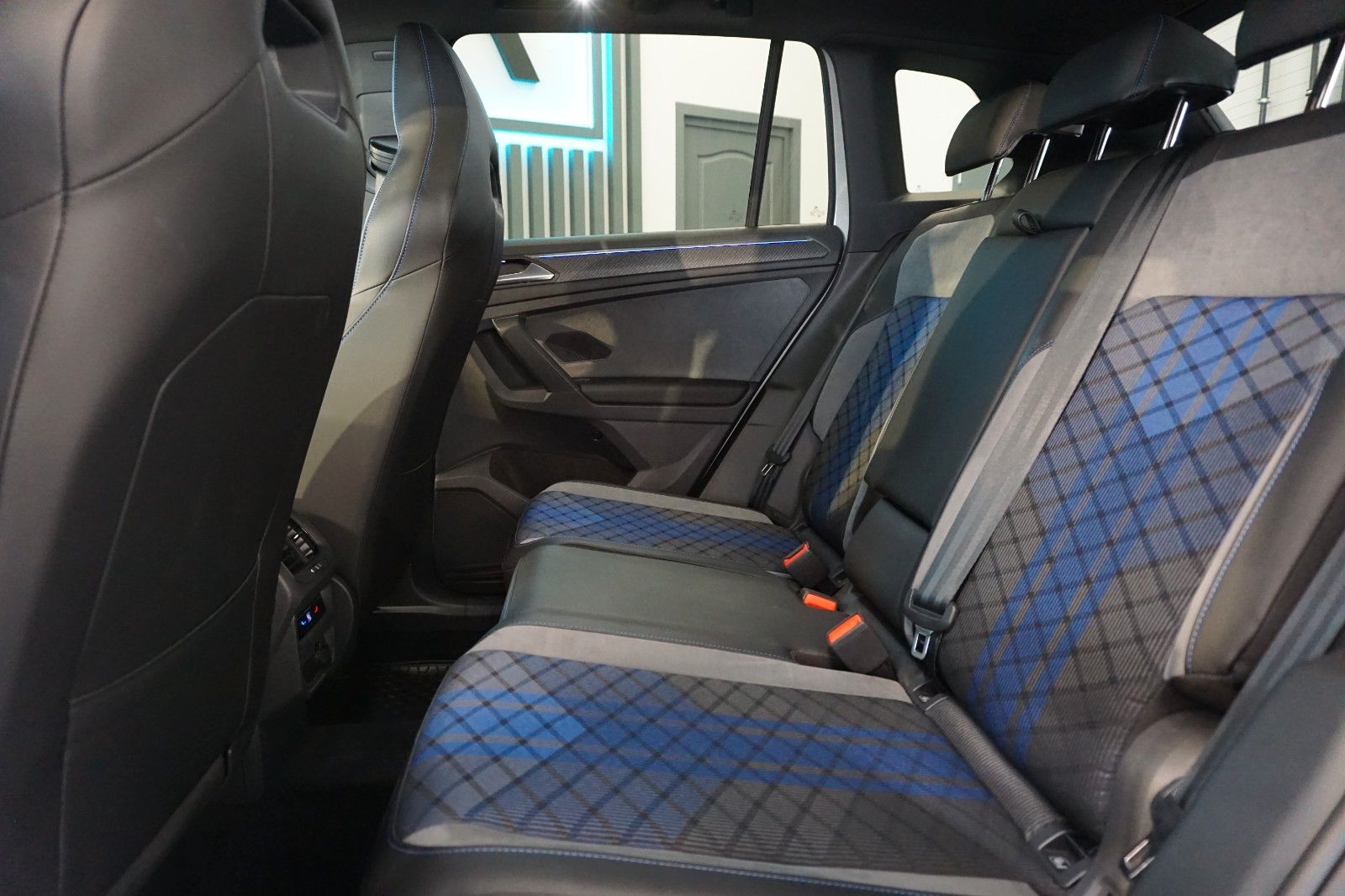 Volkswagen Tiguan R 4Motion - Samsaru's Car Outlet