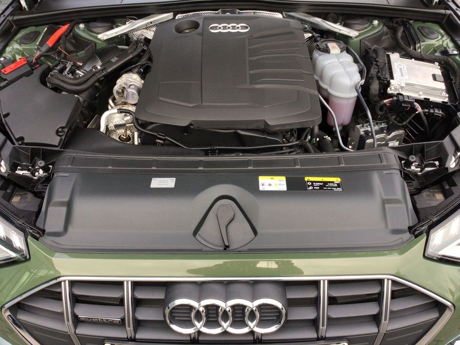 Audi A4 allroad 40 TDI quattro S-tronic AHK ** Busine