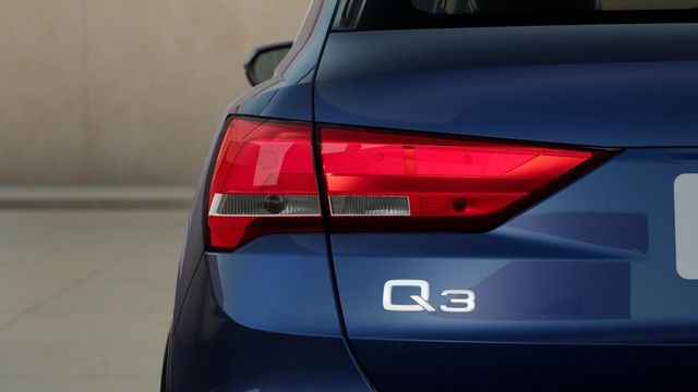 Audi Q3 40 TFSI quattro Advanced - Samsaru's Car Outlet