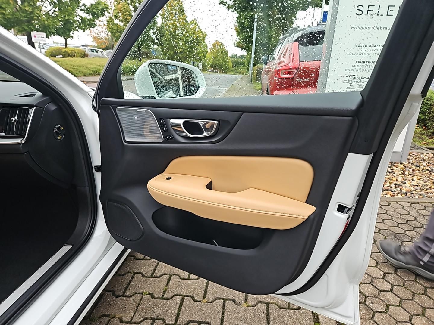 Volvo V60 T6 AWD Inscription Plug-In SK124