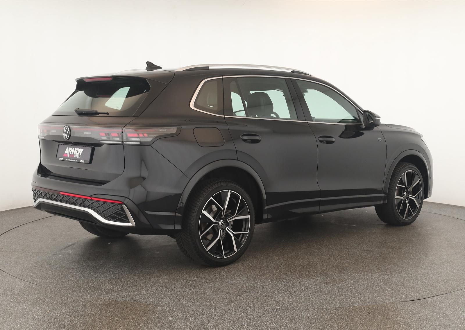 Volkswagen Tiguan 2.0 TDI 4M DSG R-Line Leder Pano Navi 360