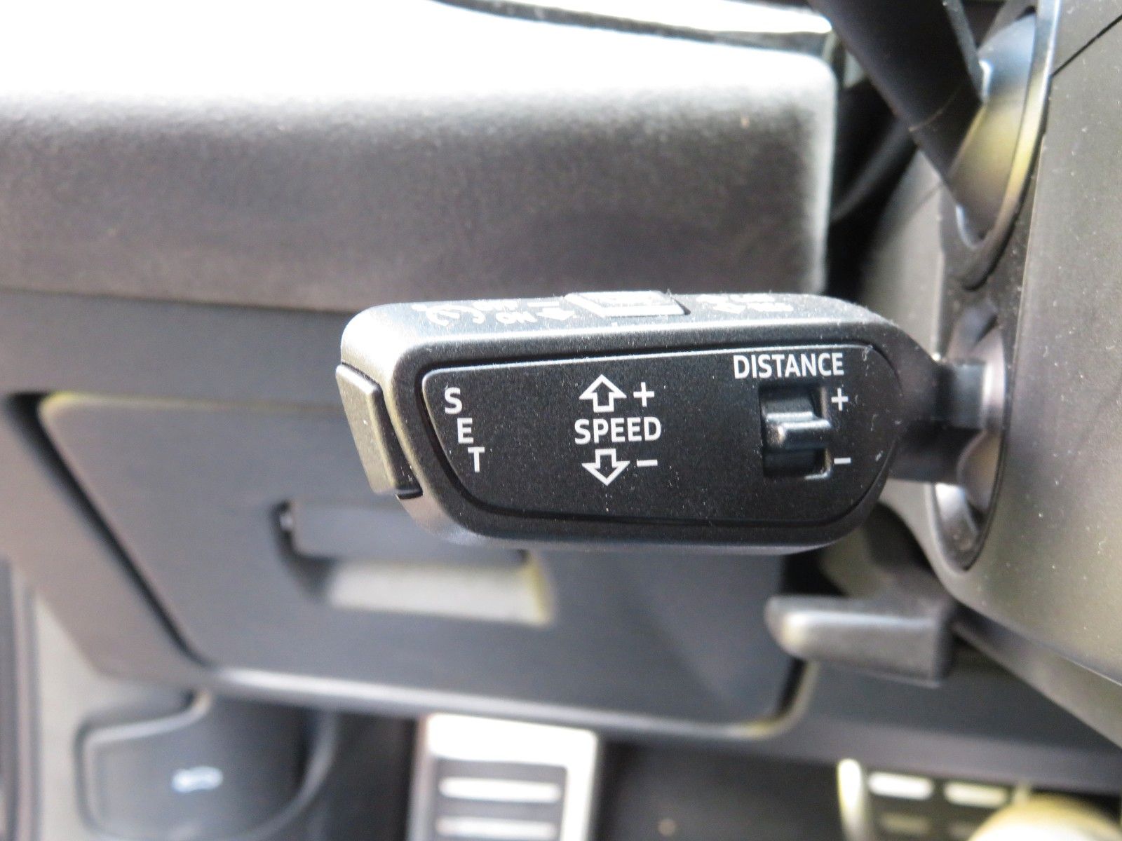 Audi A6 40 TDI quattro Avant S line