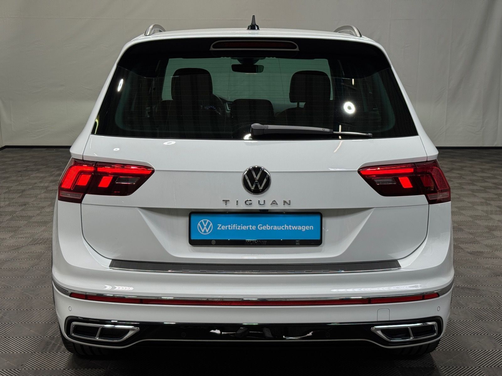 Volkswagen Tiguan R-Line 2.0 TDI DSG - Samsaru's Car Outlet