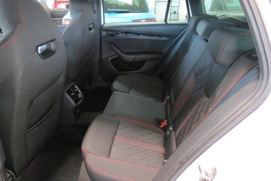 Skoda Octavia Combi 2.0 TSI RS - Samsaru's Car Outlet