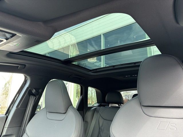 Audi Q3 SUV TDI S-tronic S line AHK+ACC+LED+NAVI+PANO