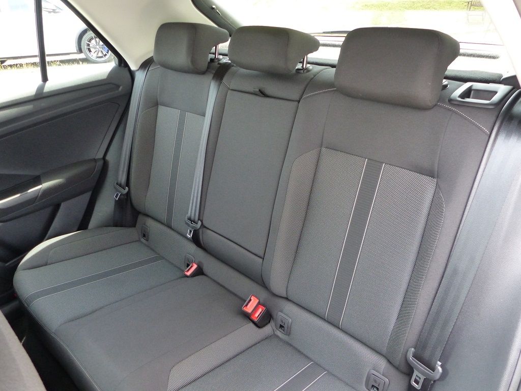 Volkswagen T-Roc 1.5 TSI DSG Life - Samsaru's Car Outlet