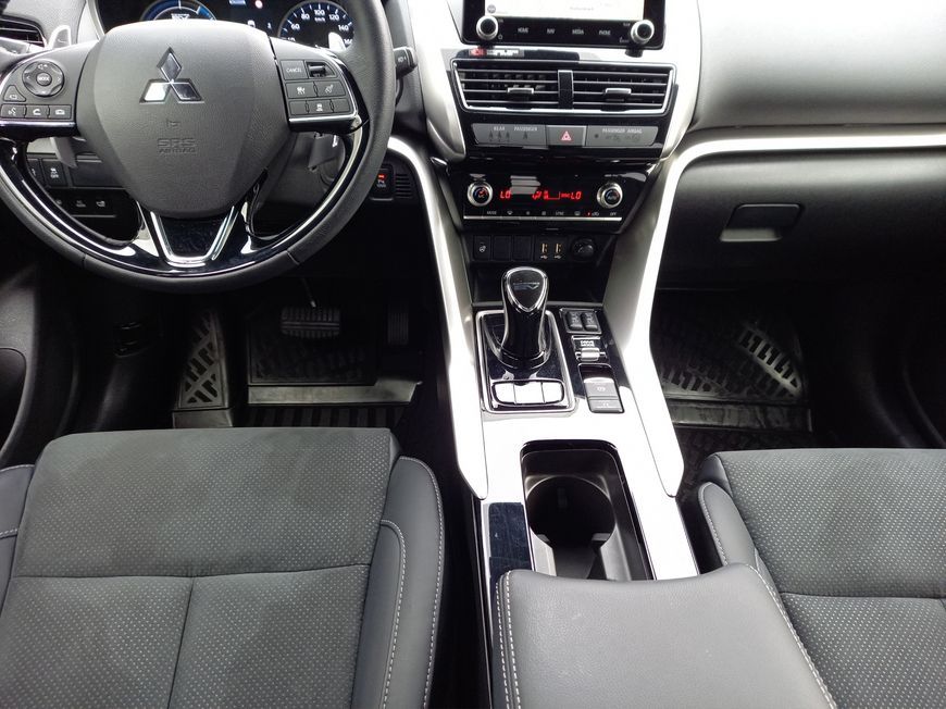 Mitsubishi Eclipse Cross Plug-In Hybrid 4WD Select