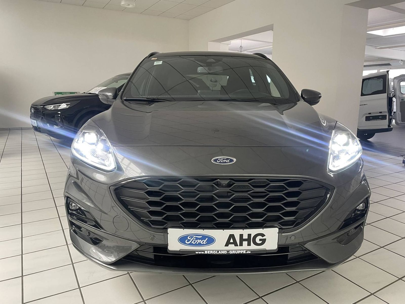 Ford Kuga ST-Line X - Samsaru's Car Outlet