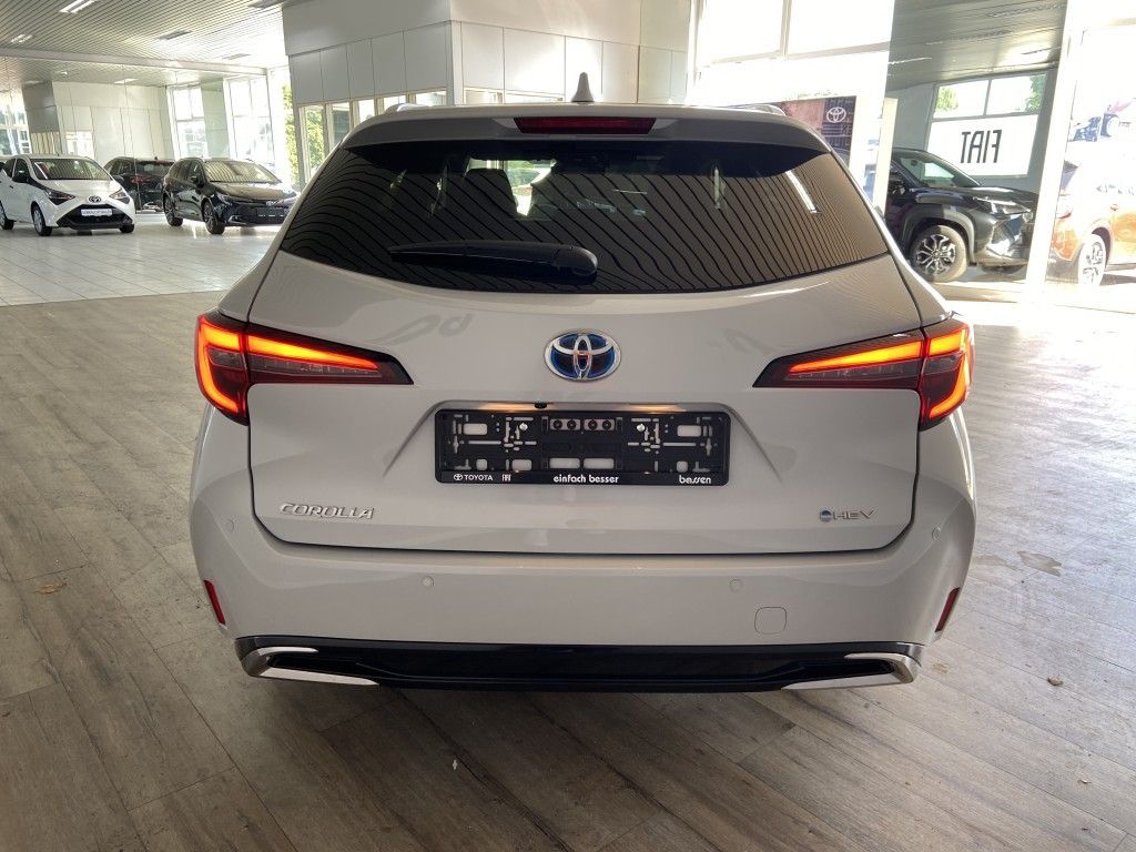 Toyota Corolla 2.0 Hybrid Touring Sports Teamplayer
