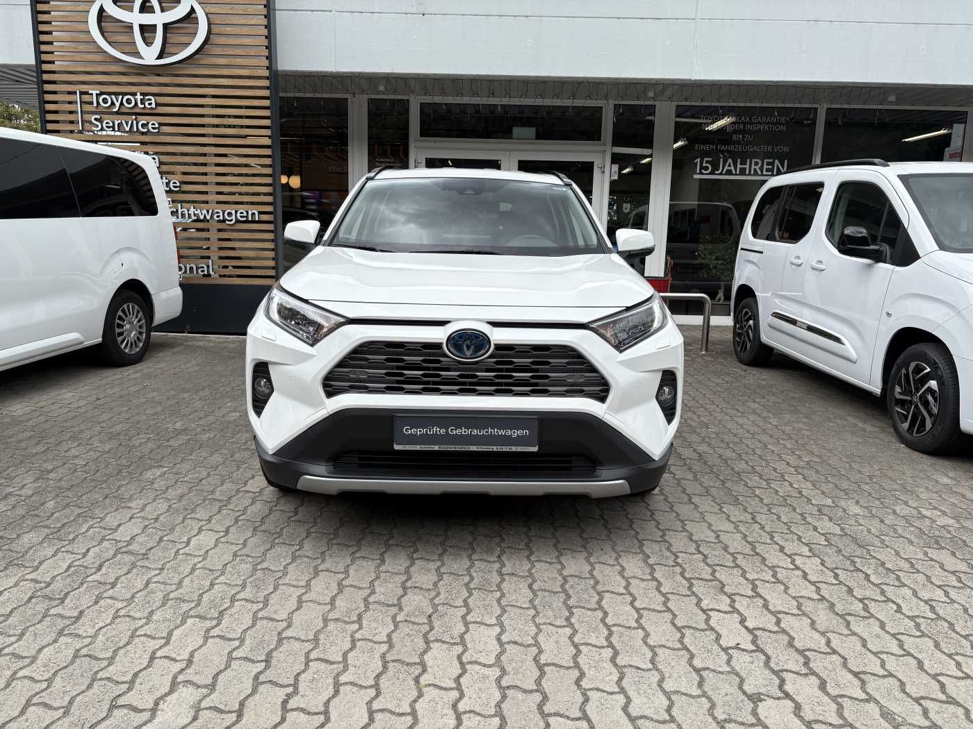 Toyota RAV4 Hybrid - Samsaru's Car Outlet