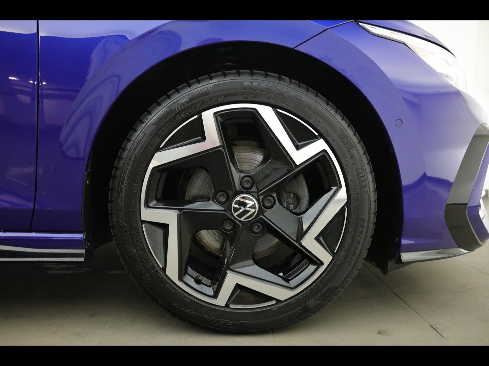 Volkswagen GOLF R-LINE BLACK STYLE 1.5 ETSI DSG Sportpaket