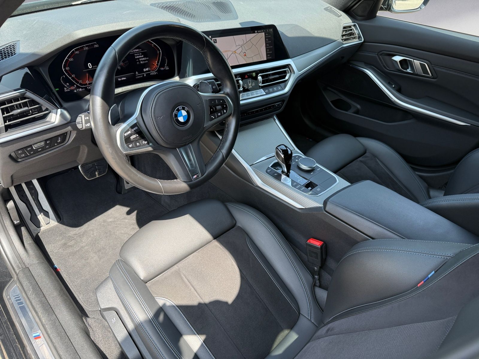 BMW 320d xDrive Touring M Sport - Samsaru's Car Outlet