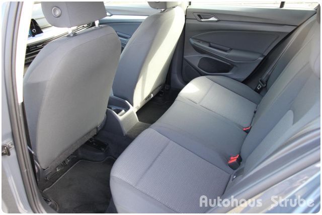 Volkswagen Golf VIII 1.0 TSI - Samsaru's Car Outlet